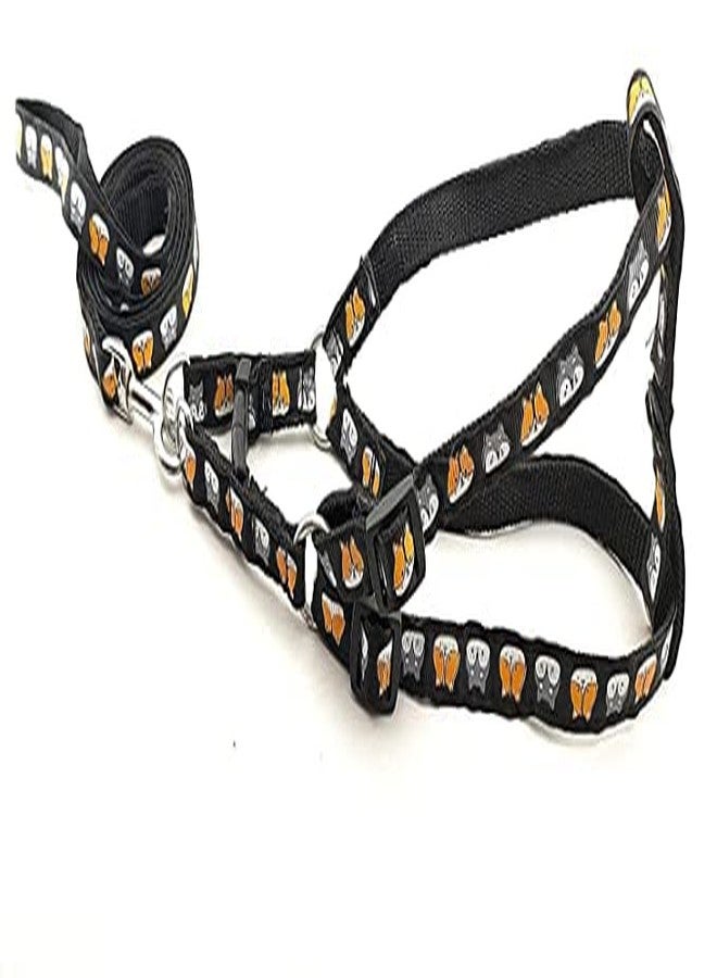 Pups&Pets طقم مقود قابل للتعديل من Pups&Pets للحيوانات الأليفة مقاس 15 مم مع سرج، مصنوع من النايلون المطبوع عليه رسومات جراء، مناسب للكلاب الصغيرة والمتوسطة (أسود). - Image 1